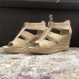 Cream Zipper Wedges Size 7